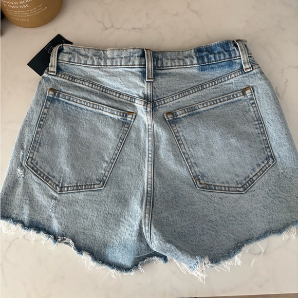 Abercrombie Curve Love Mom Jean Shorts - Size 6 - NWT - Picture 2 of 7